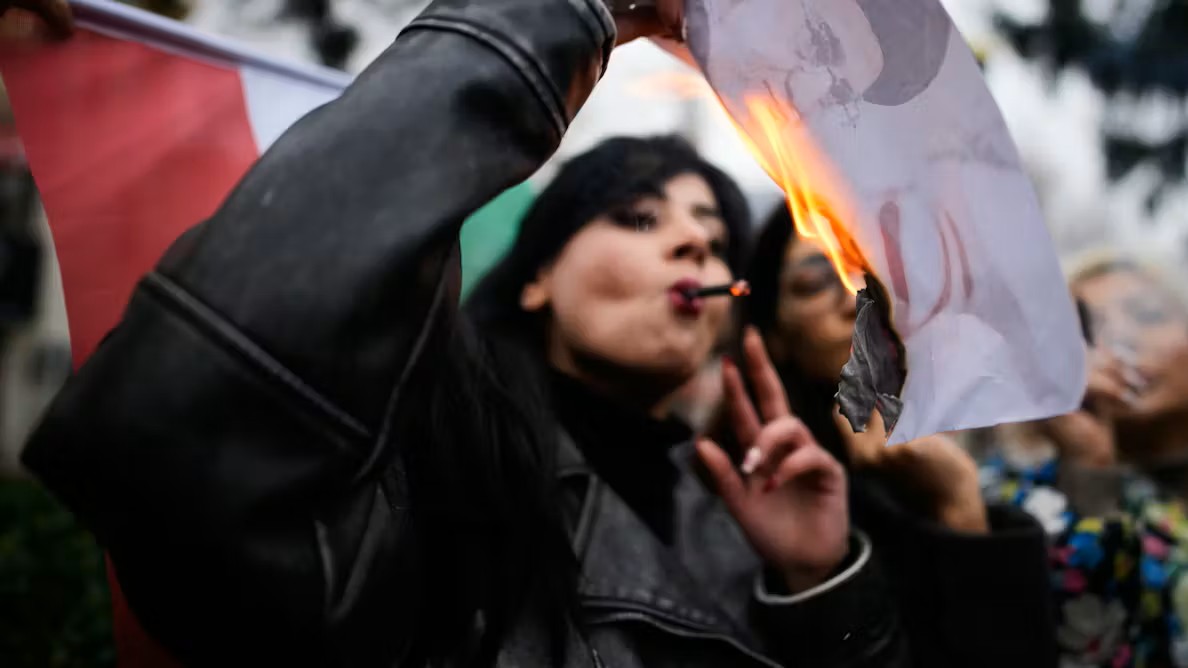 2025-26 İran Protestolarının Işığında İran’ın Geleceği Nasıl Olacak?